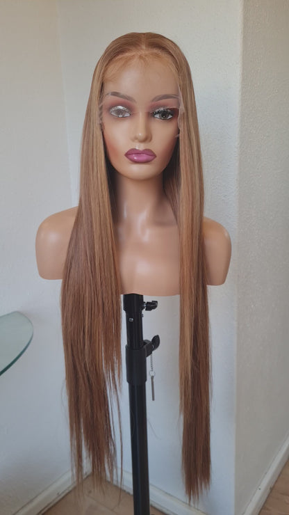 Kelly - 32" bus down human hair blend wig blond balayage
